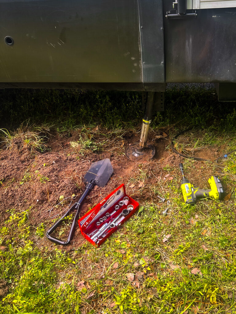 broken rv jack on highway