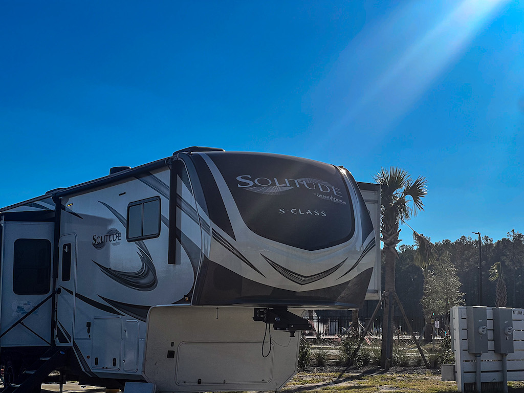 How to Choose the Right RV Insurance for Full-Time Travel